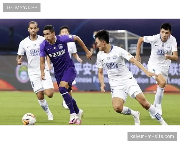 巴顿跑动不足突破无力 津门虎边前卫成进攻链条绊脚石 巴顿跑动不足突破无力 津门虎边前卫成进攻链条绊脚石